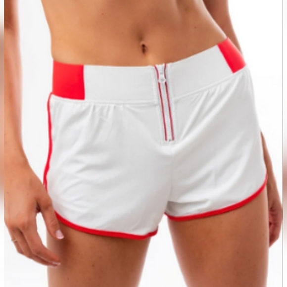 NWT IVL Collective Hydralux Shorts Size 6 White Pink Athletic Running Shorts - Picture 1 of 14